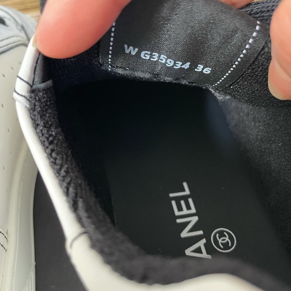 Chanel new white leather sneakers size 36 - Picture 5 of 9